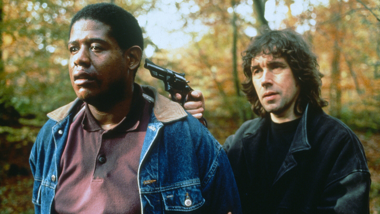 Os 37 Plot Twists Mais Marcantes De Todos Os Tempos 4 4 - Traídos pelo Desejo (1992) - The Crying Game - Os 37 Plot Twists mais marcantes de todos os tempos