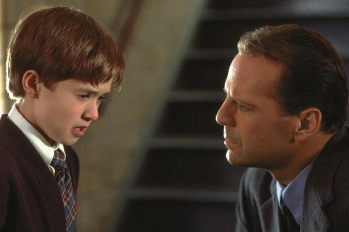Os 37 Plot Twists Mais Marcantes De Todos Os Tempos 30 30 - O Sexto Sentido (1999) - The Sixth Sense - Os 37 Plot Twists mais marcantes de todos os tempos