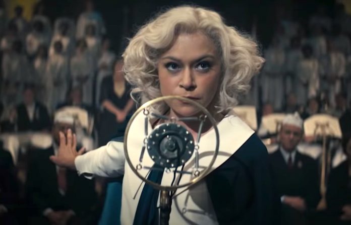 Tatiana Maslany em 'Perry Mason' e a inspiração de estrela do rock por trás de sua performance Tatiana Maslany em 'Perry Mason' e a inspiração de estrela do rock por trás de sua performance