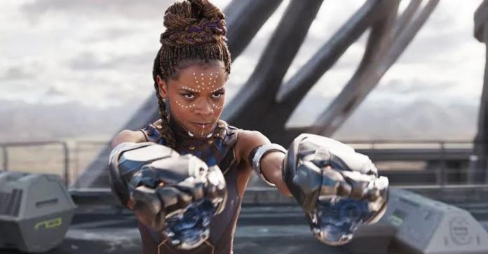 Letitia Wright do filme Black Panther é a mais recente estrela da Marvel a convocar um filme totalmente feminino de Vingadores Letitia Wright do filme Black Panther é a mais recente estrela da Marvel a convocar um filme totalmente feminino de Vingadores