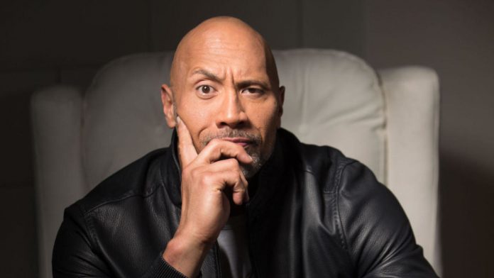 Dwayne Johnson dá uma resposta perfeita a Michael B. Jordan sendo nomeado o homem mais sexy do mundo Dwayne Johnson dá uma resposta perfeita a Michael B. Jordan sendo nomeado o homem mais sexy do mundo