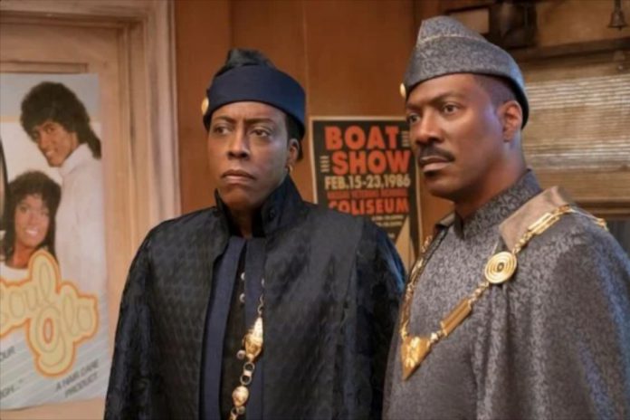 Lançadas as primeiras imagens de 'Coming 2 America' 'Um Príncipe em Nova York 2': Apresentam Eddie Murphy e Arsenio Hall Lançadas as primeiras imagens de 'Coming 2 America' 'Um Príncipe em Nova York 2': Apresentam Eddie Murphy e Arsenio Hall
