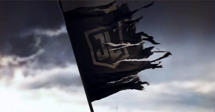 Liga da Justiça: Snyder Cut Recebe Classificação R de violência e linguagem 'Um filme 'R-Rated' é proibido para menores de 17 anos Liga da Justiça: Snyder Cut Recebe Classificação R de violência e linguagem 'Um filme 'R-Rated' é proibido para menores de 17 anos