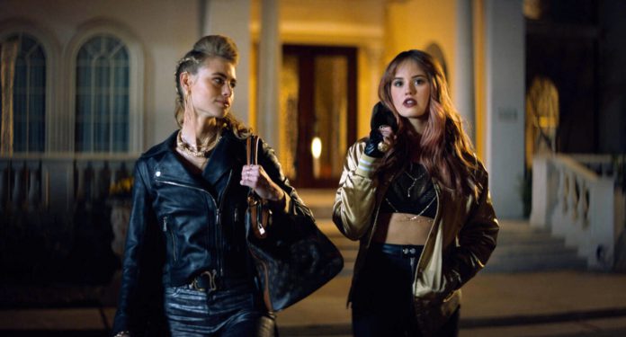 ‘As Passageiras’: Debby Ryan e Lucy Fry são vampiras assassinas no trailer do novo terror da Netflix ‘As Passageiras’: Debby Ryan e Lucy Fry são vampiras assassinas no trailer do novo terror da Netflix
