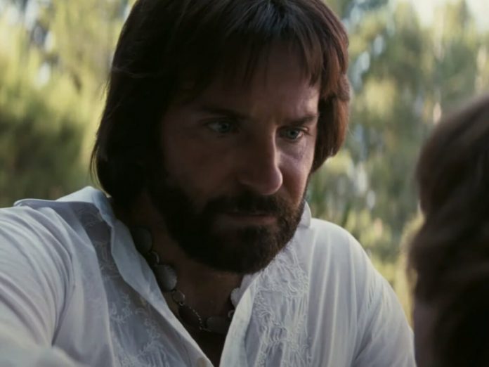 O novo filme de Bradley Cooper, Licorice Pizza, está sendo aclamado pela crítica, com 100% de aprovação no Rotten Tomatoes até o momento. O novo filme de Bradley Cooper, Licorice Pizza, está sendo aclamado pela crítica, com 100% de aprovação no Rotten Tomatoes até o momento.