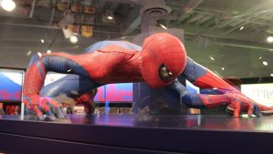 O Incrível Traje Do Homem-Aranha De Andrew Garfield E Atiradores De Teia Agora Em Exibição 1 O incrível traje do Homem-Aranha de Andrew Garfield e atiradores de teia agora em exibição 1